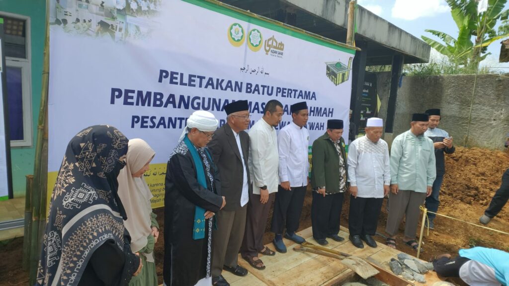 Peletakan Batu Pertama Pembangunan Masjid Pondok Pesantren Ar Rahman Dewan Da’wah Sukabumi 2